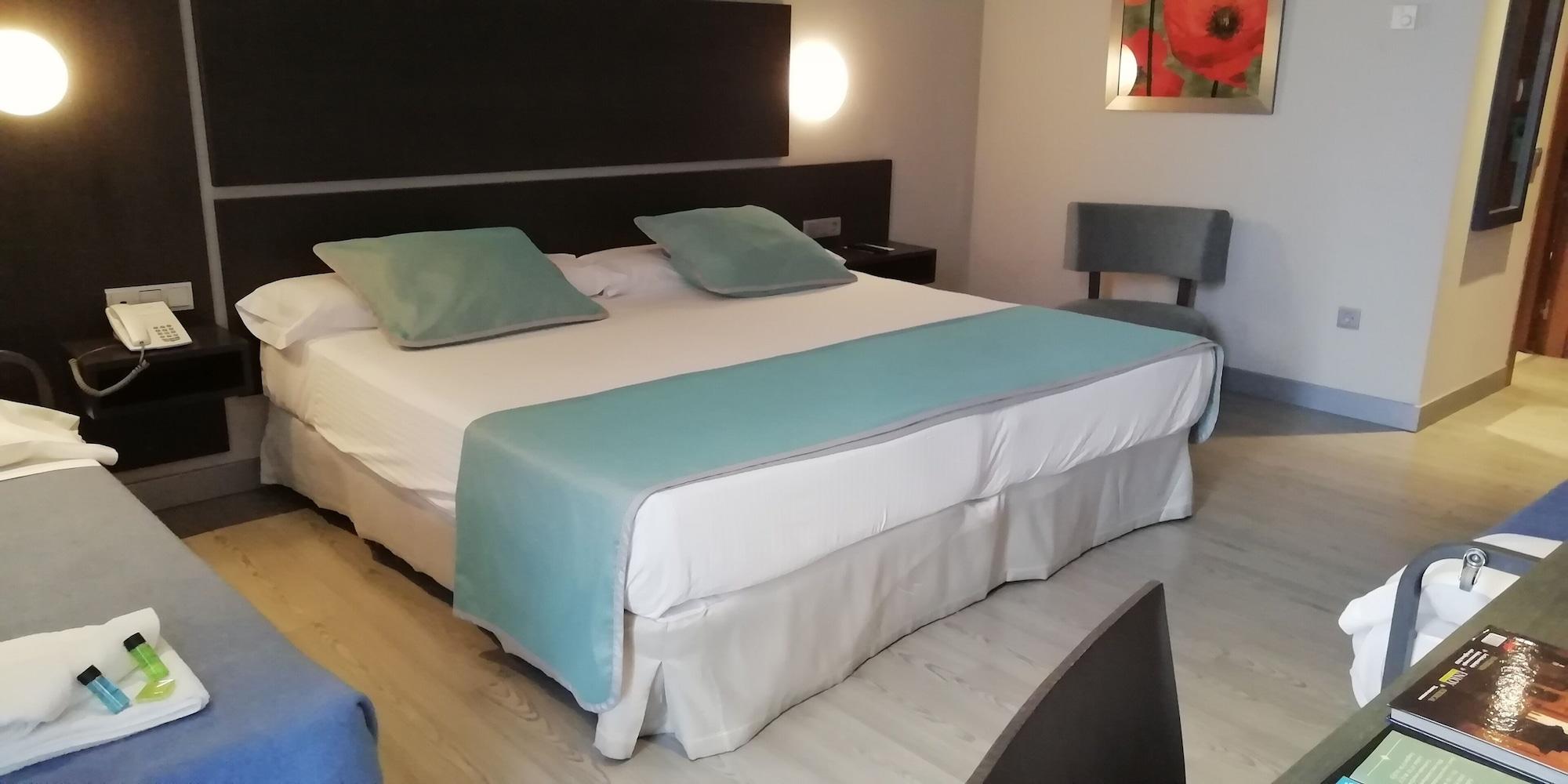 Hotel Ciudad De Ponferrada, Ascend Hotel Collection Kültér fotó