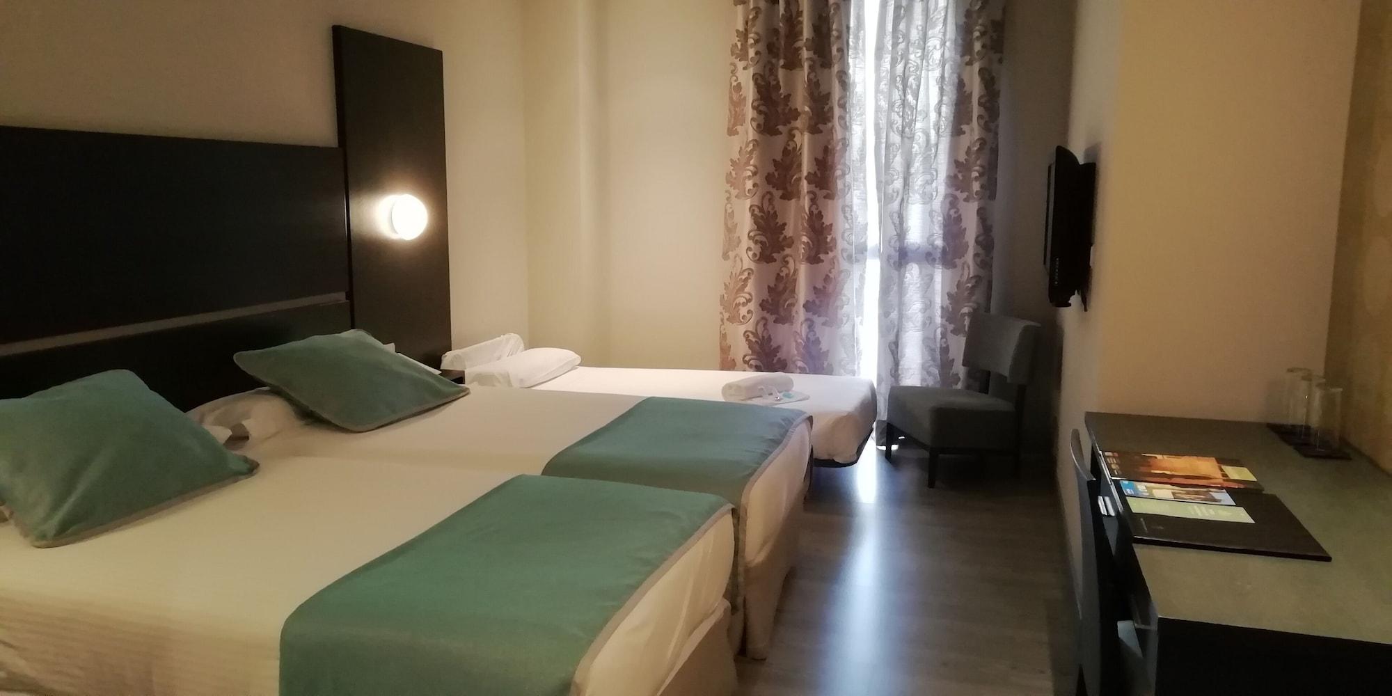 Hotel Ciudad De Ponferrada, Ascend Hotel Collection Kültér fotó