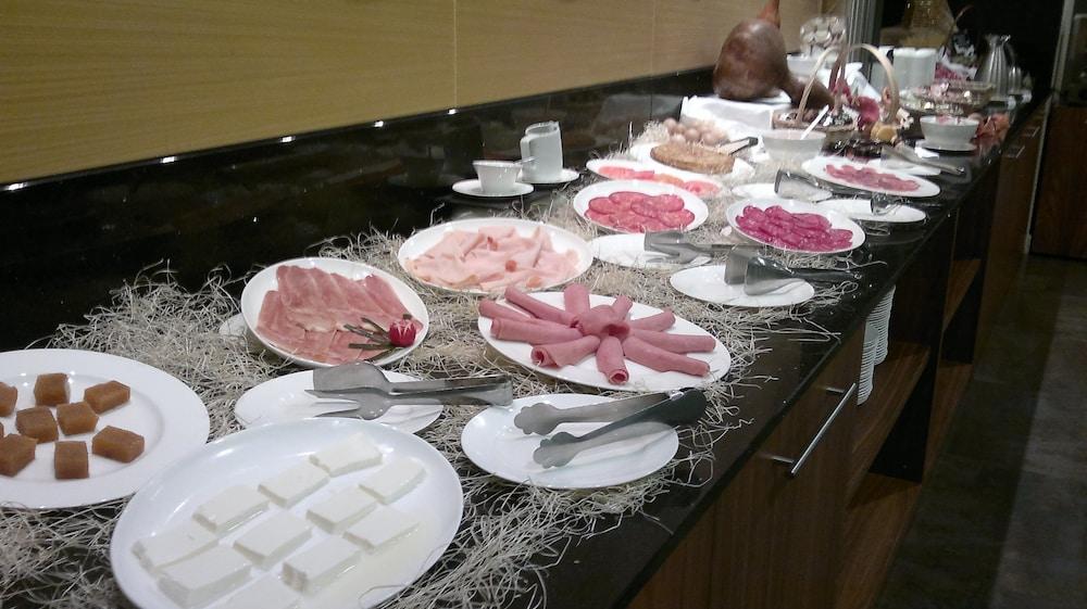 Hotel Ciudad De Ponferrada, Ascend Hotel Collection Kültér fotó