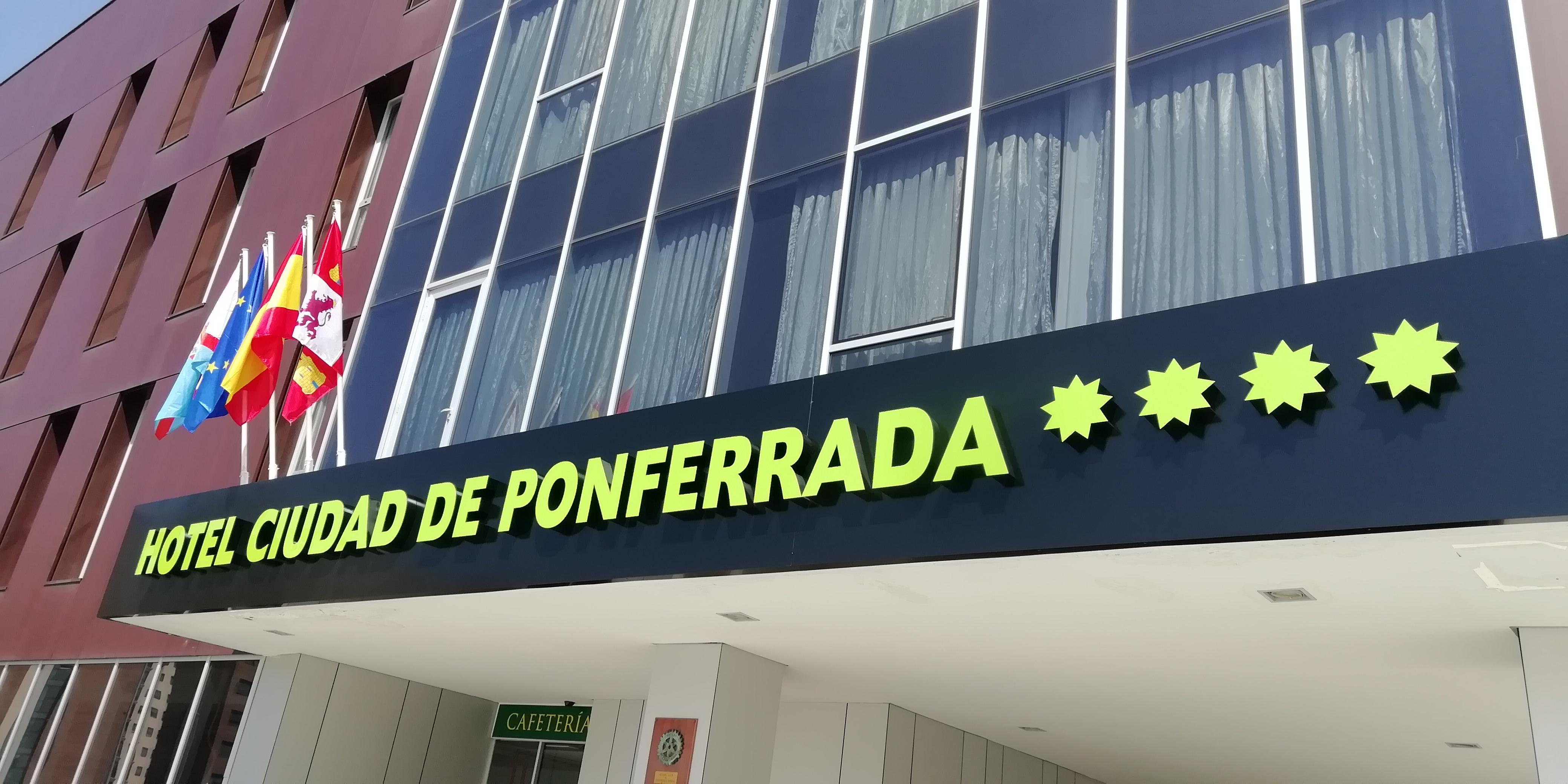 Hotel Ciudad De Ponferrada, Ascend Hotel Collection Kültér fotó