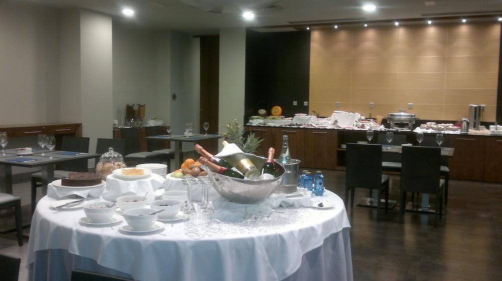 Hotel Ciudad De Ponferrada, Ascend Hotel Collection Kültér fotó