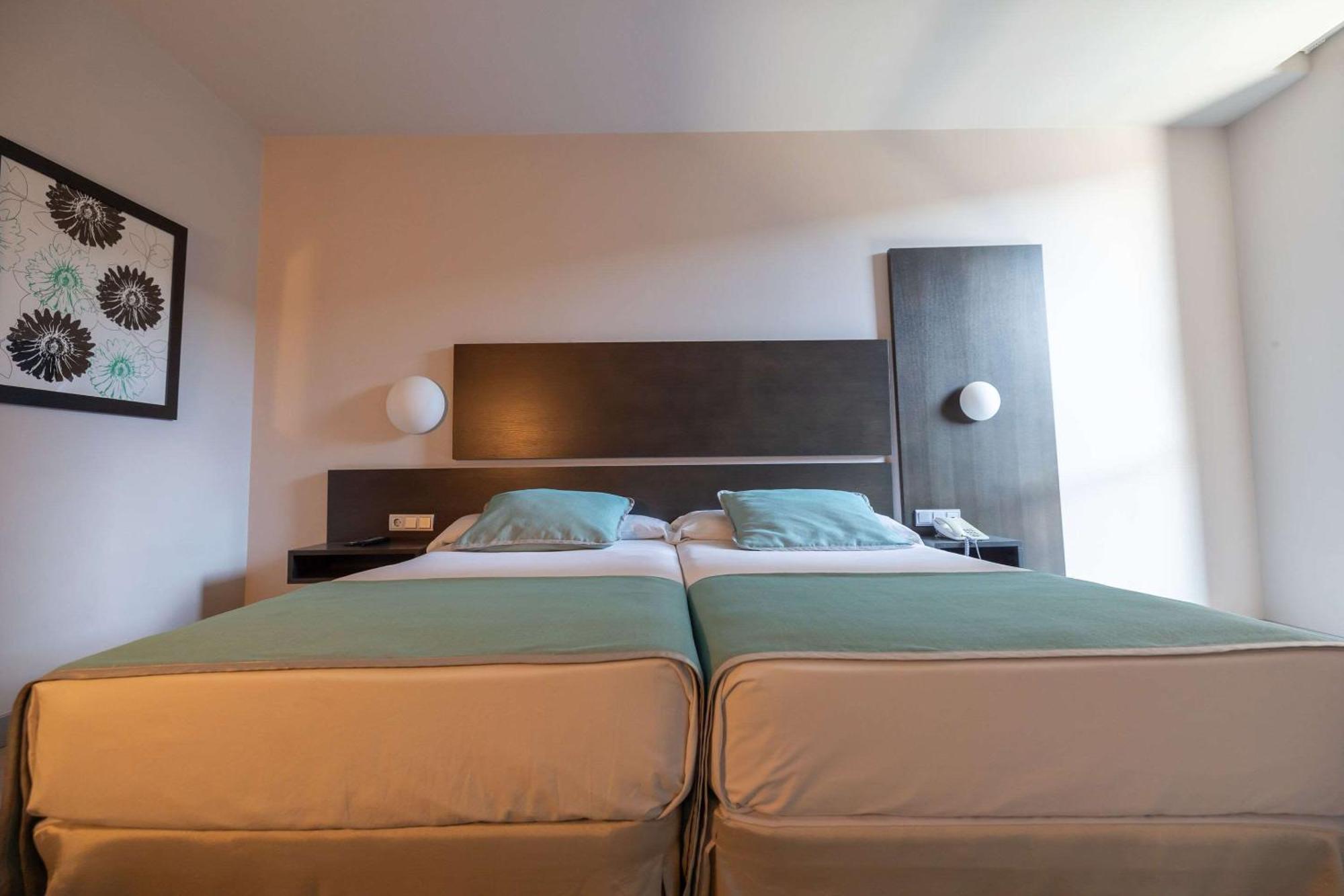 Hotel Ciudad De Ponferrada, Ascend Hotel Collection Kültér fotó