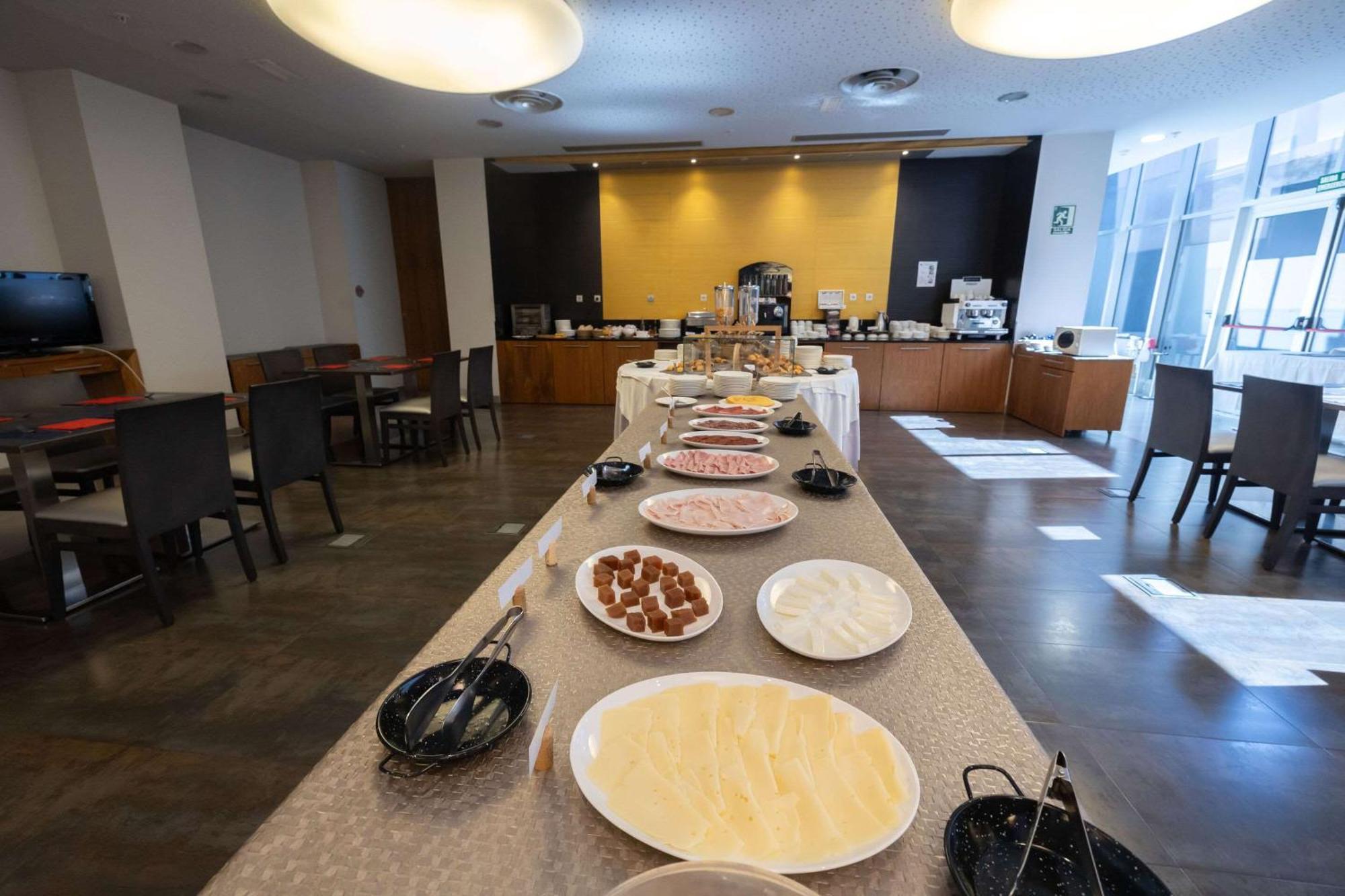 Hotel Ciudad De Ponferrada, Ascend Hotel Collection Kültér fotó