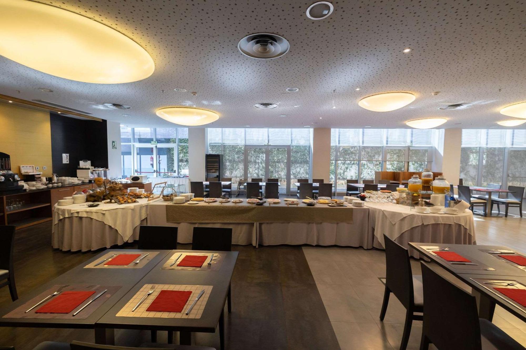 Hotel Ciudad De Ponferrada, Ascend Hotel Collection Kültér fotó